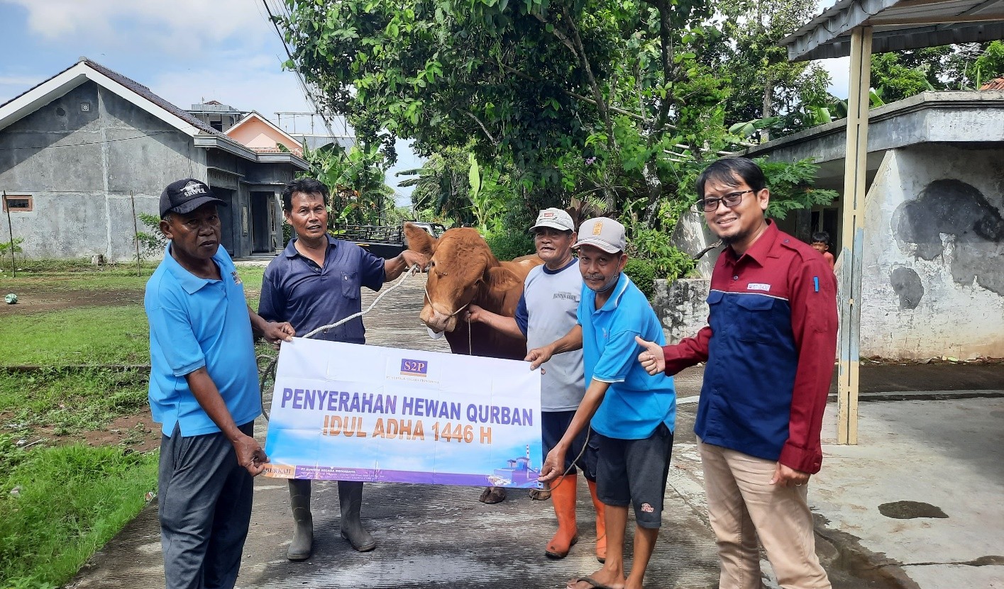 Celebrating Eid al-Adha 1446 H, PLTU Cilacap and Partners Distribute 37 Cows and 11 Goats to the Community
